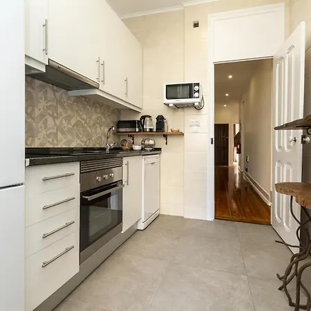 Groovy M2 R3 - Amazing Double With En-suite Bathroom Lisbon