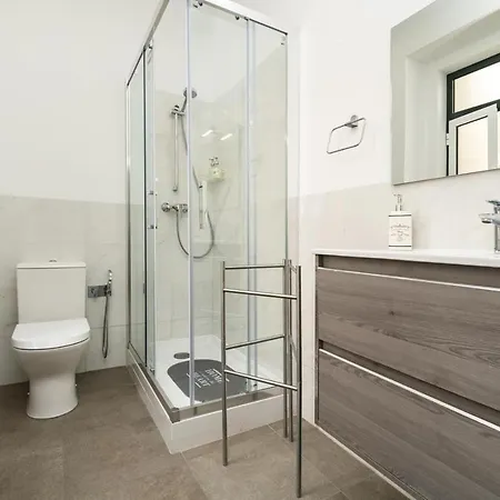 Groovy M2 R3 - Amazing Double With En-suite Bathroom Гостевой дом
