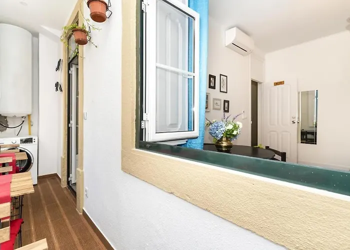 Groovy M2 R3 - Amazing Double With En-suite Bathroom 3*